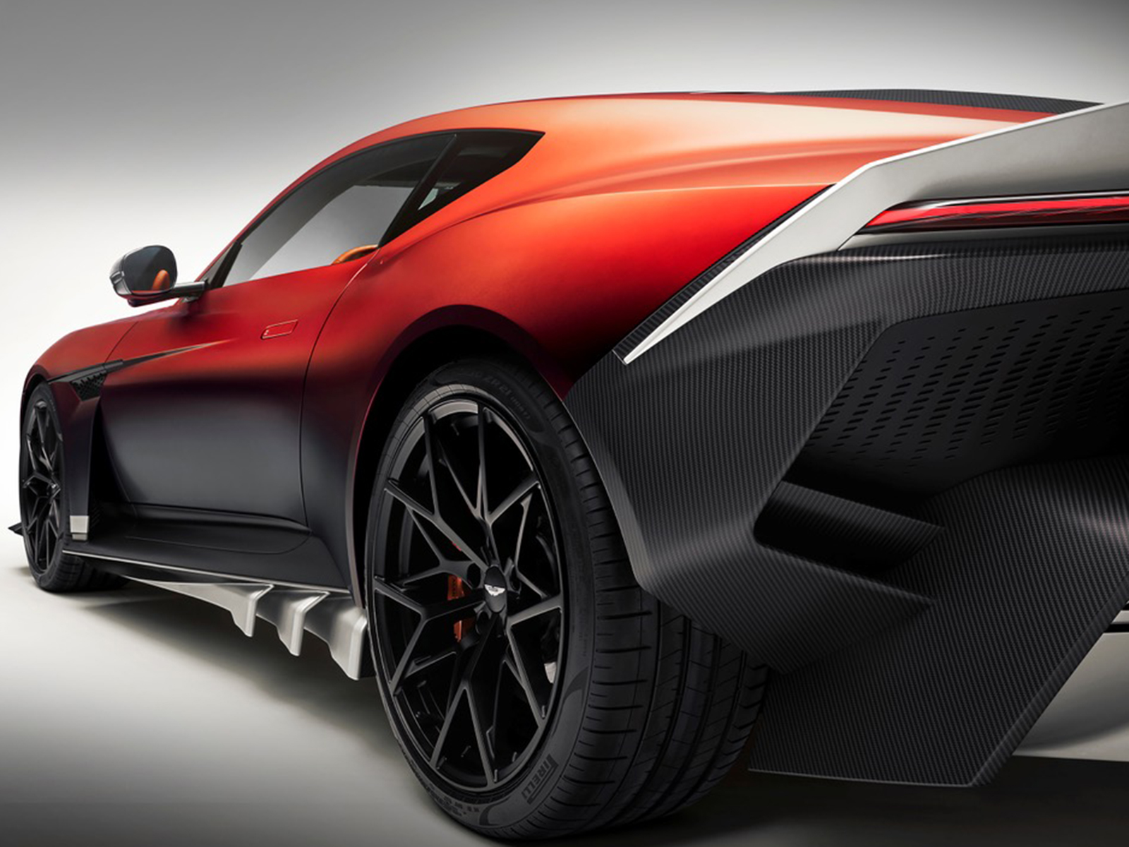 Aston Martin Valen