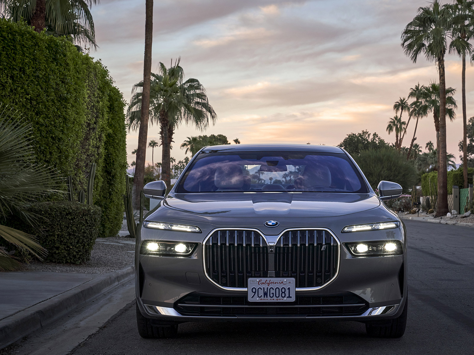 BMW i7