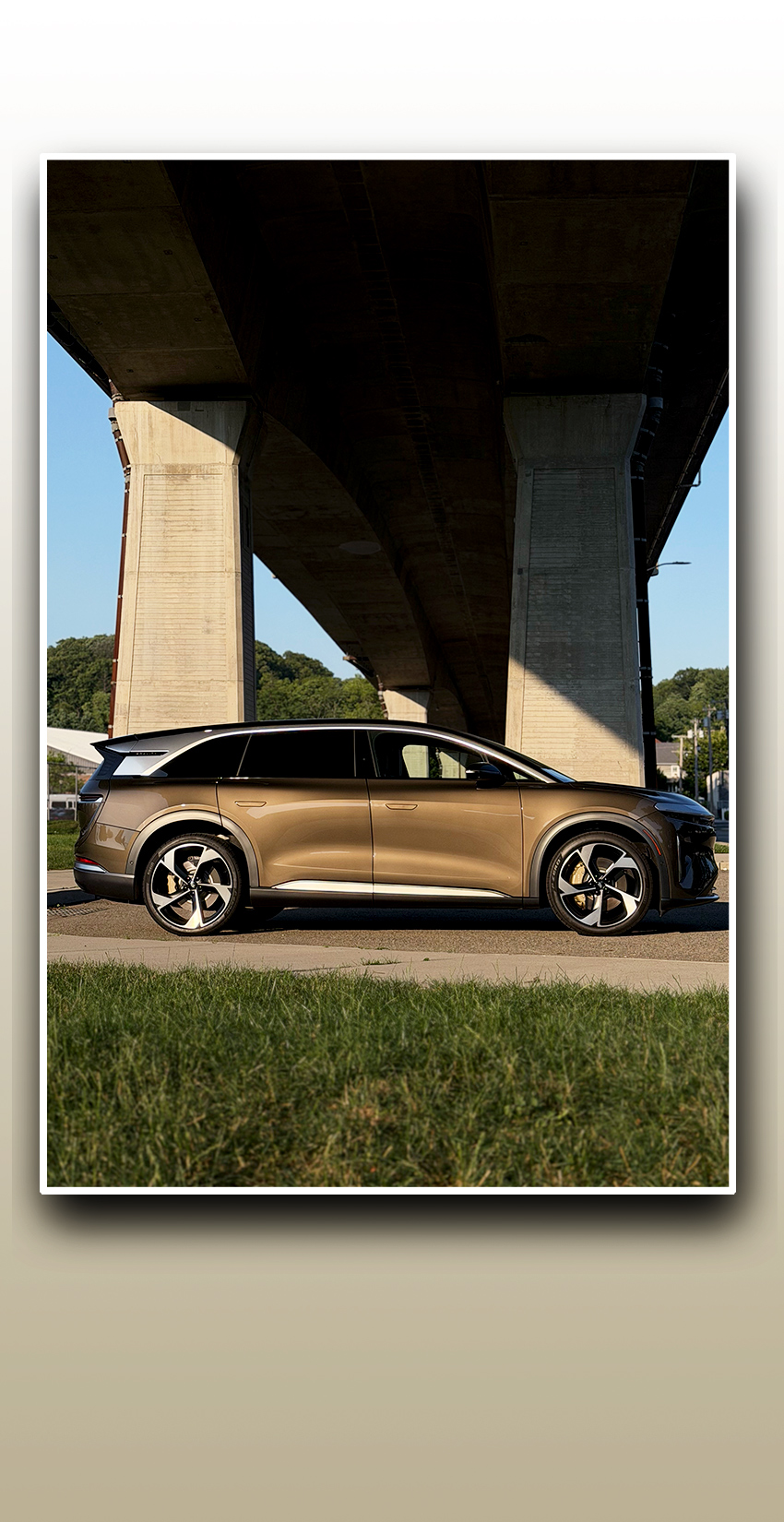 Lucid Gravity EV