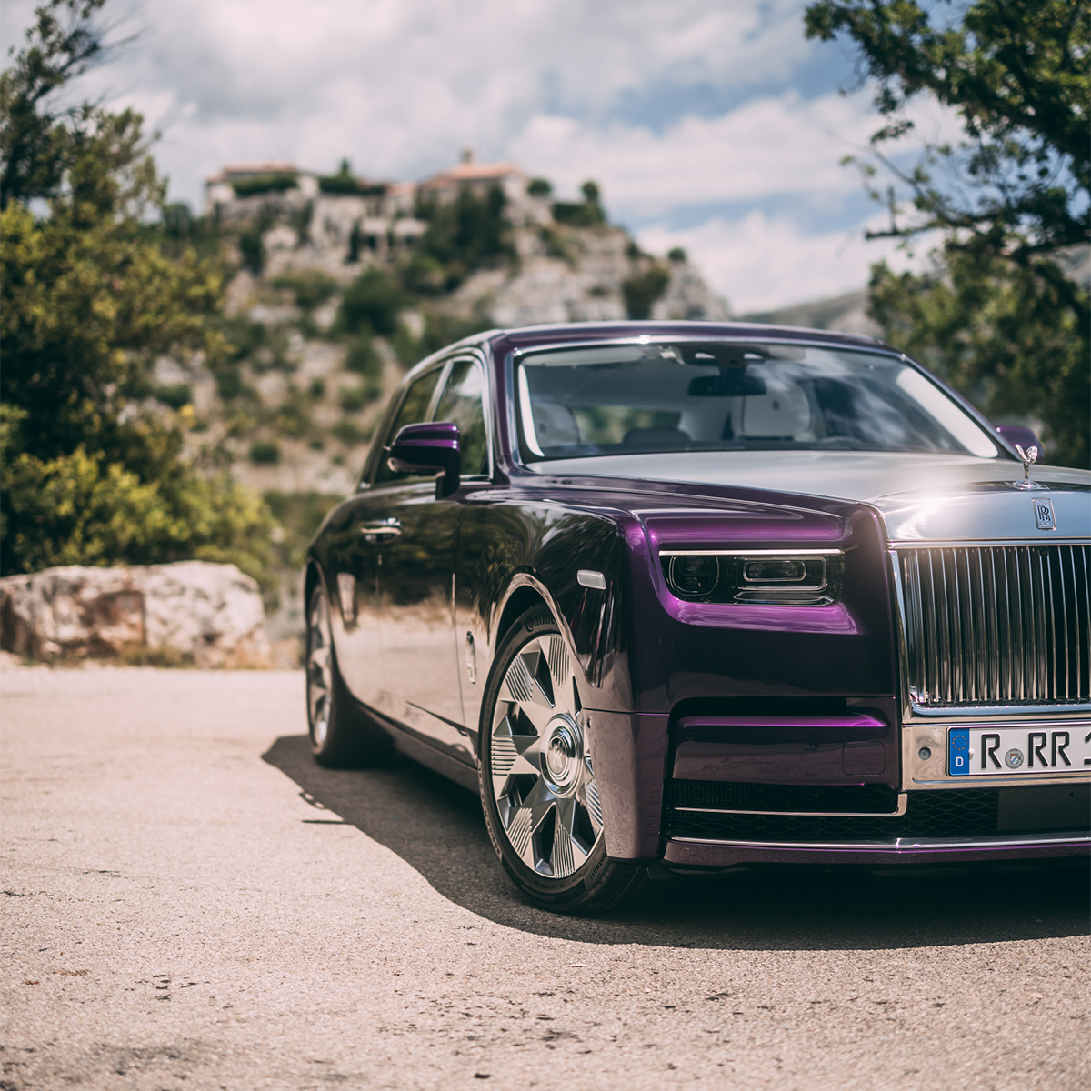 Rolls-Royce Updates the Phantom, Debuts the Phantom Platino